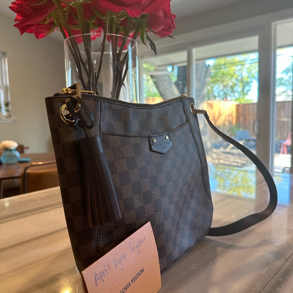 AUTHENTIC Louis Vuitton Southbank Besace Crossbody Bag NEW WITH TAGS!! - Picture 5 of 11